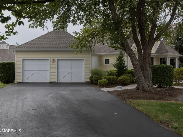 21 Adams Way, Shrewsbury Boro, NJ 07702