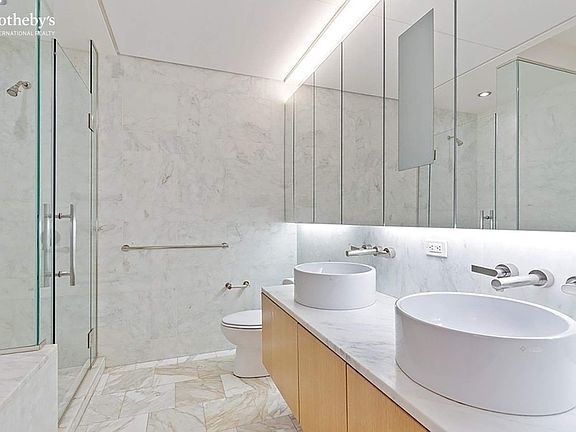 5th image of 18 W 48th St APT 17A