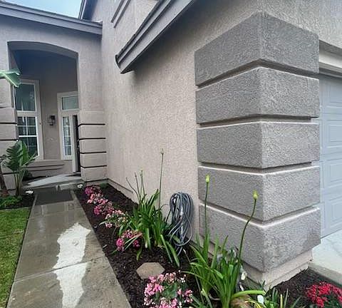 2nd image of 937 S Emanuele Cir