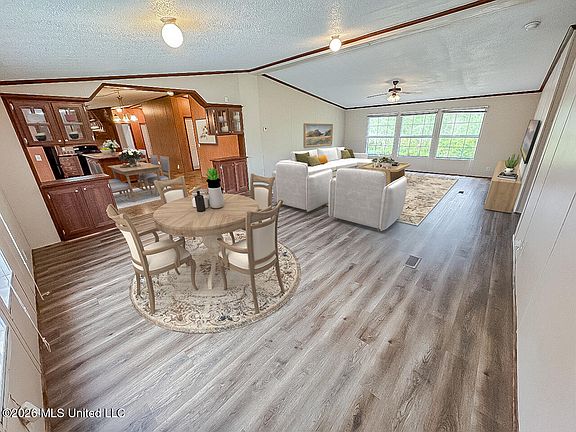 3rd image of 146 Cloverdale Rd #A