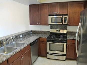 5th image of 4202 Whitsett Ave APT 101