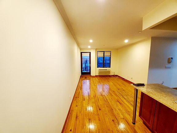 5th image of 3051 Brighton 5th St #4