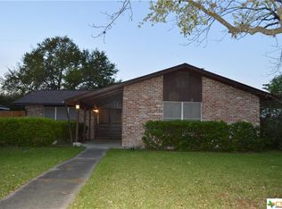 1808 E Park Ave, Victoria, TX 77901