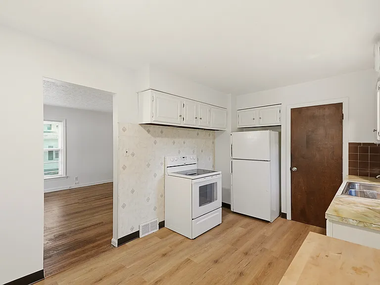 1037 Hardesty Blvd — Photo 9