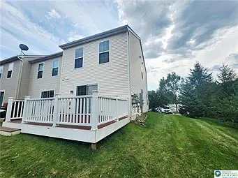 2 bed, 1056 sqft, $2,000 — Photo 3