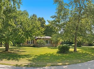 9 Lou Juan Dr, Glen Carbon, IL 62034