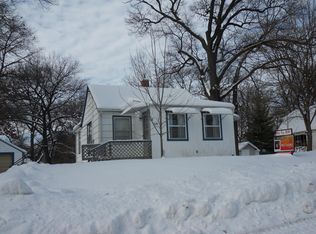 2028 Cypress Ave, Cedar Falls, IA 50613