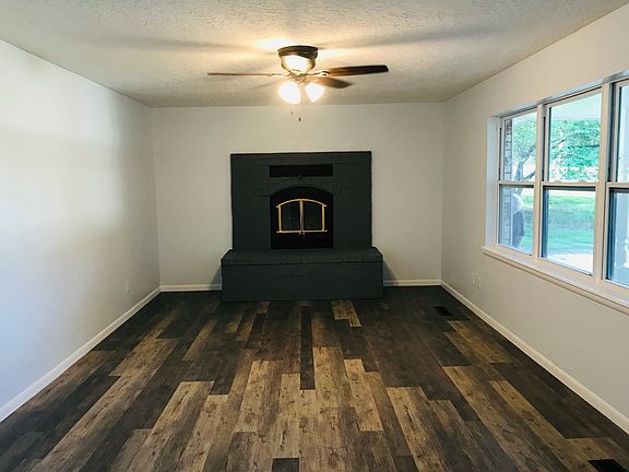 4th image of 605 N Santa Fe Ave