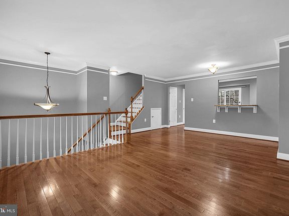 2nd image of 7627 Jordon Hollow Ct
