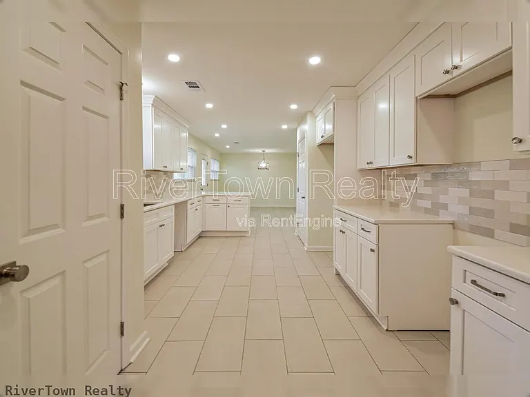 277 S Mount Pleasant Rd — Photo 8
