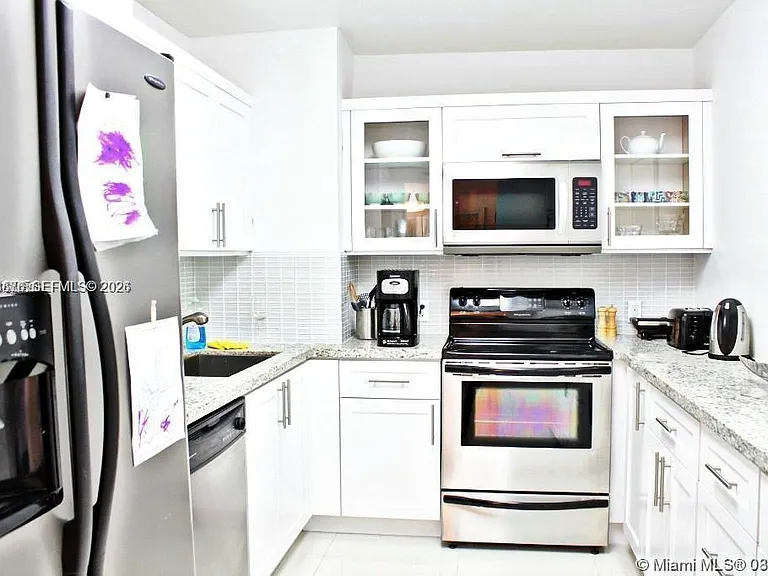 100 Bayview Dr #514 — Photo 1