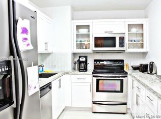 100 Bayview Dr APT 514, Sunny Isles Beach, FL 33160