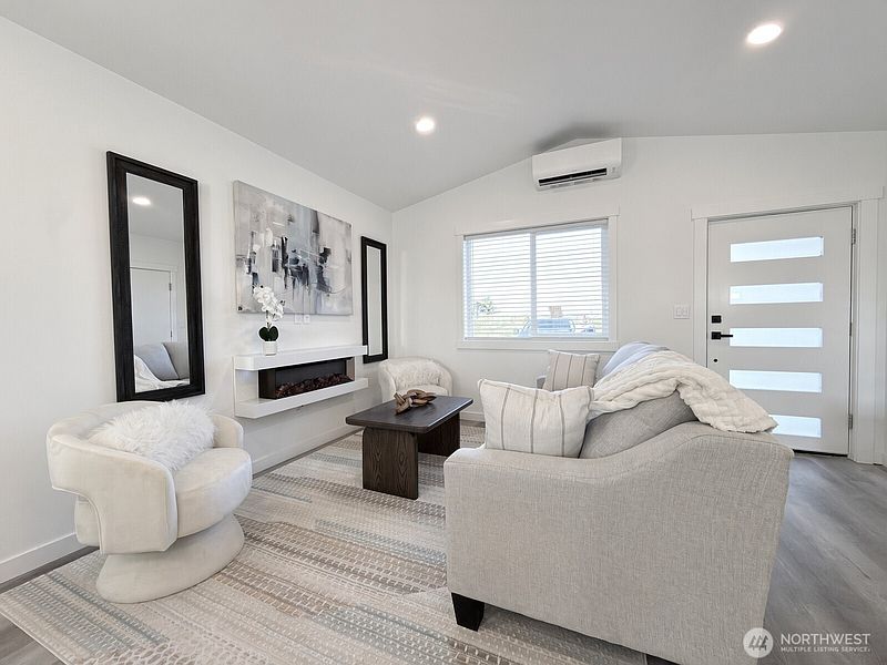 5th image of 1275 Channel Avenue SW