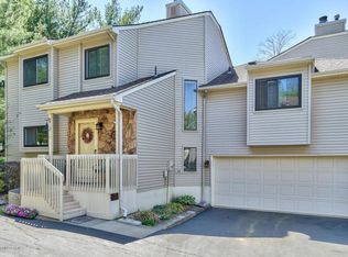 20 Clavendon Ct, Middletown, NJ 07748