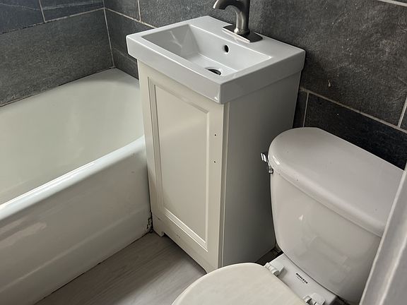 4th image of 2835 Center 2