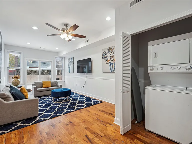 3209 W Montgomery Ave — Photo 2