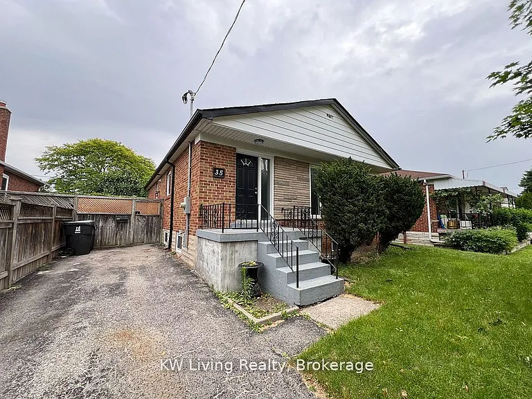 35 Vauxhall Dr #MAIN — Photo 1