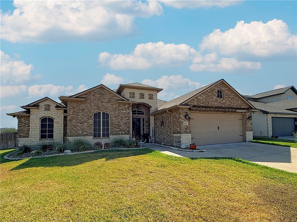 1st image of 102 Chiman Cir