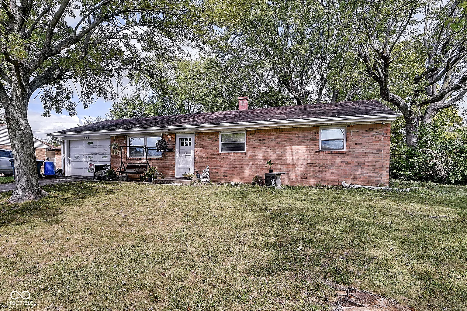 306 Gerry Dr photo 1