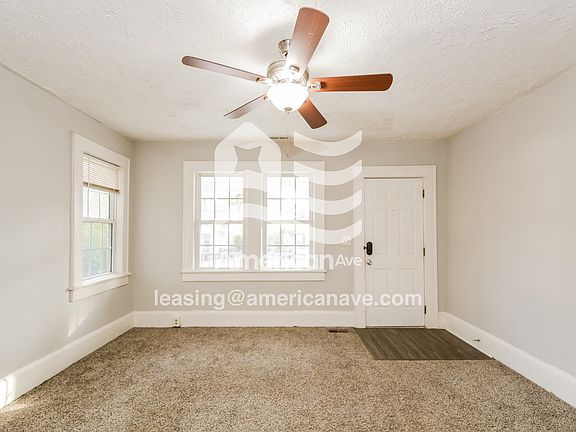 30010_002_living_room_14283234.jpg
