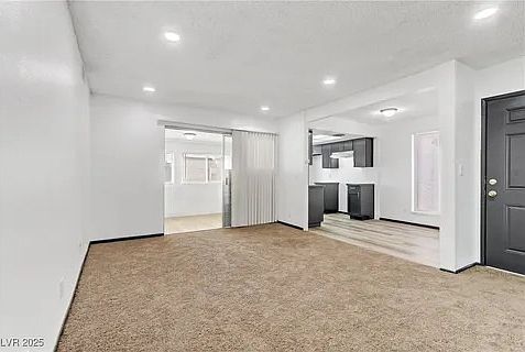 3rd image of 725 N Royal Crest Cir #2B