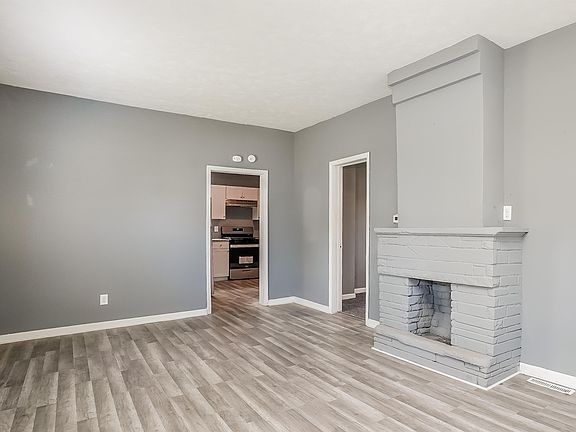 4th image of 1308 W Indiana Ave