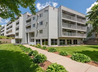 175 County Road B2 E APT 313, Little Canada, MN 55117