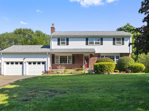 8 Brightview Drive, West Hartford, CT 06117
