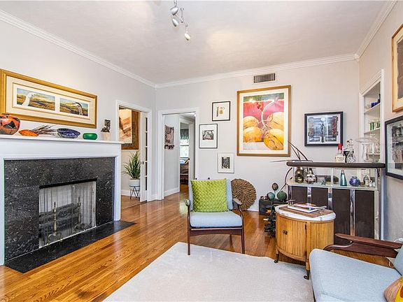 4th image of 302 Hibriten Way