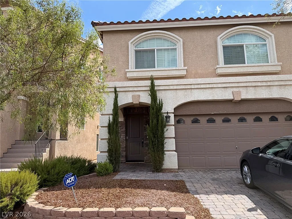 4 bed, 2.5 bath, 2277 sqft, $2,225 — Photo 2