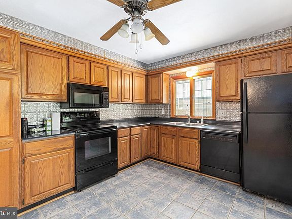 4th image of 1204 Richmond Dr