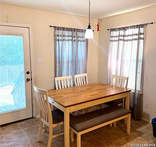 3 bed, 2.0 bath, 1314 sqft, $1,700 — Photo 4