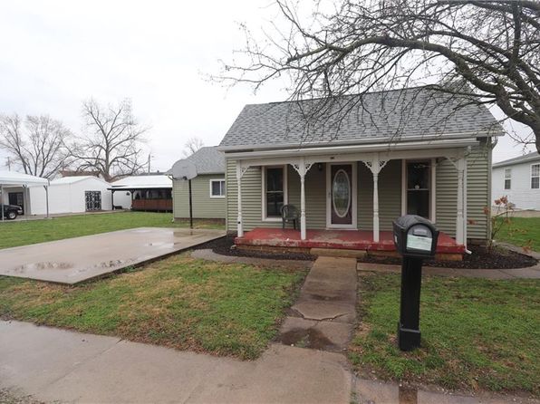 Shelbyville Real Estate Shelbyville Il Homes For Sale Zillow