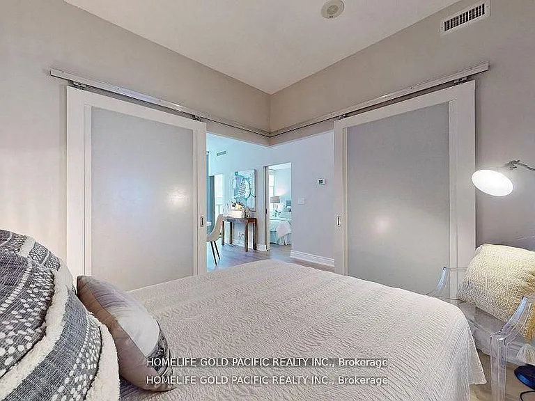 832 Bay St #1202 — Photo 23