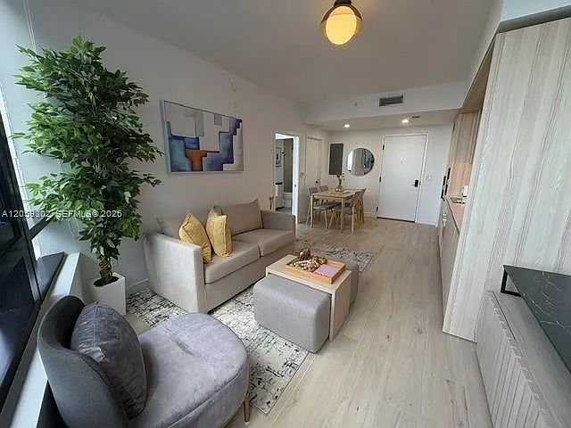 1 bed, 1.0 bath, 468 sqft, $3,500 — Photo 3