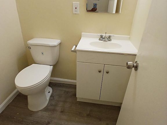2nd image of 11254 S Berendo Ave Unit 5