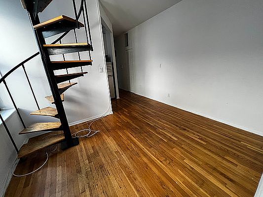 4th image of 217 E 33rd St #6R