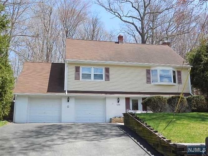 1st image of 138 Woodhaven Dr