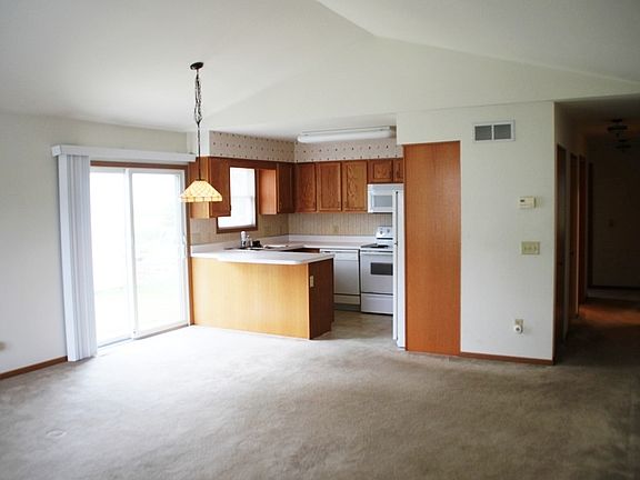 4th image of 1054 Anna Ln
