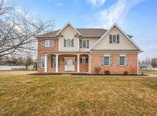 1532 Sturbridge Dr, Louisville, OH 44641