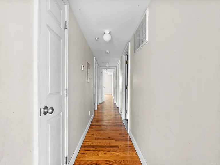 280 S 20th St #2 — Photo 9
