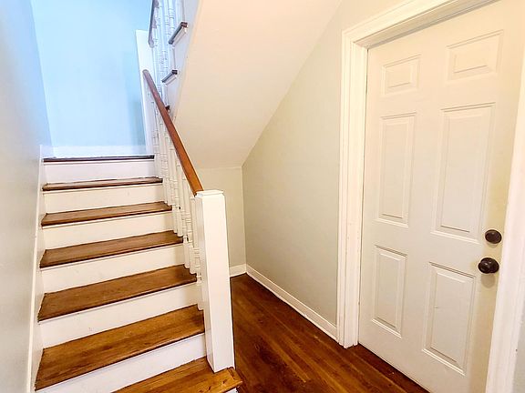 2nd image of 2805 Austin St #B