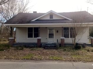 212 N 5th St, Smithfield, NC 27577