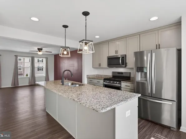 80 Capshaw Rd, Martinsburg, WV 25403