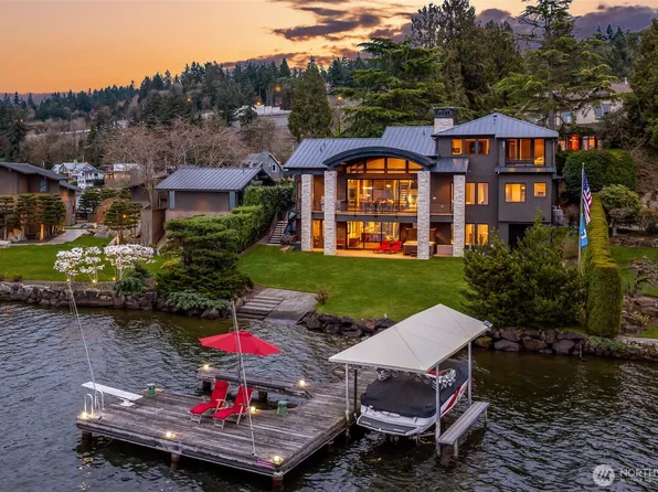 5629 Pleasure Point Lane SE, Bellevue, WA 98006