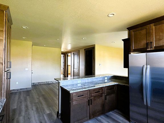 4th image of 351 Dakota St #351-01