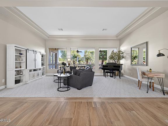 5th image of 377 E CLIFTON Court