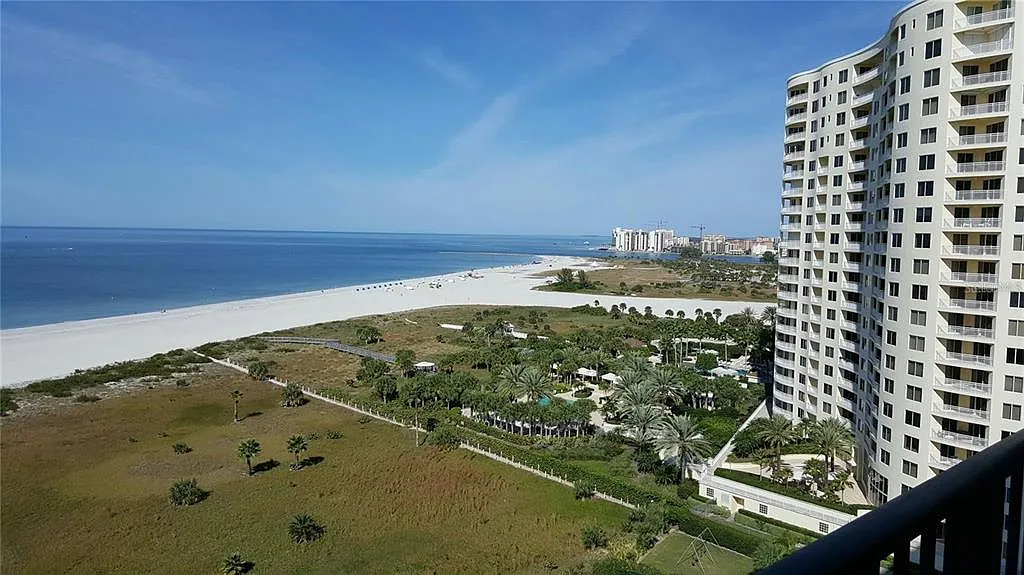 2 bed, 2.0 bath, 1111 sqft, $5,000 — Photo 2