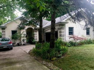 1613 E Algonquin Rd, Des Plaines, IL 60016