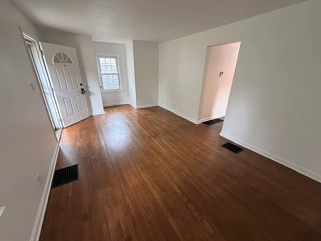 983 Sells Ave — Photo 4